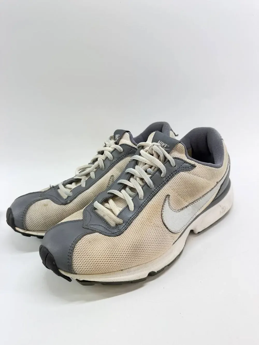Nike Air Men's Running Shoes Gray White Mesh Sneakers US 11 EUR 43 Vintage